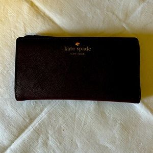 Kate spade wallet with change pocket and credit card holders